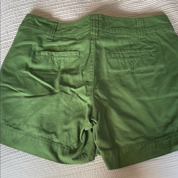 Old Navy Vibrant Green Women's Bermudas - Picture 6 of 6